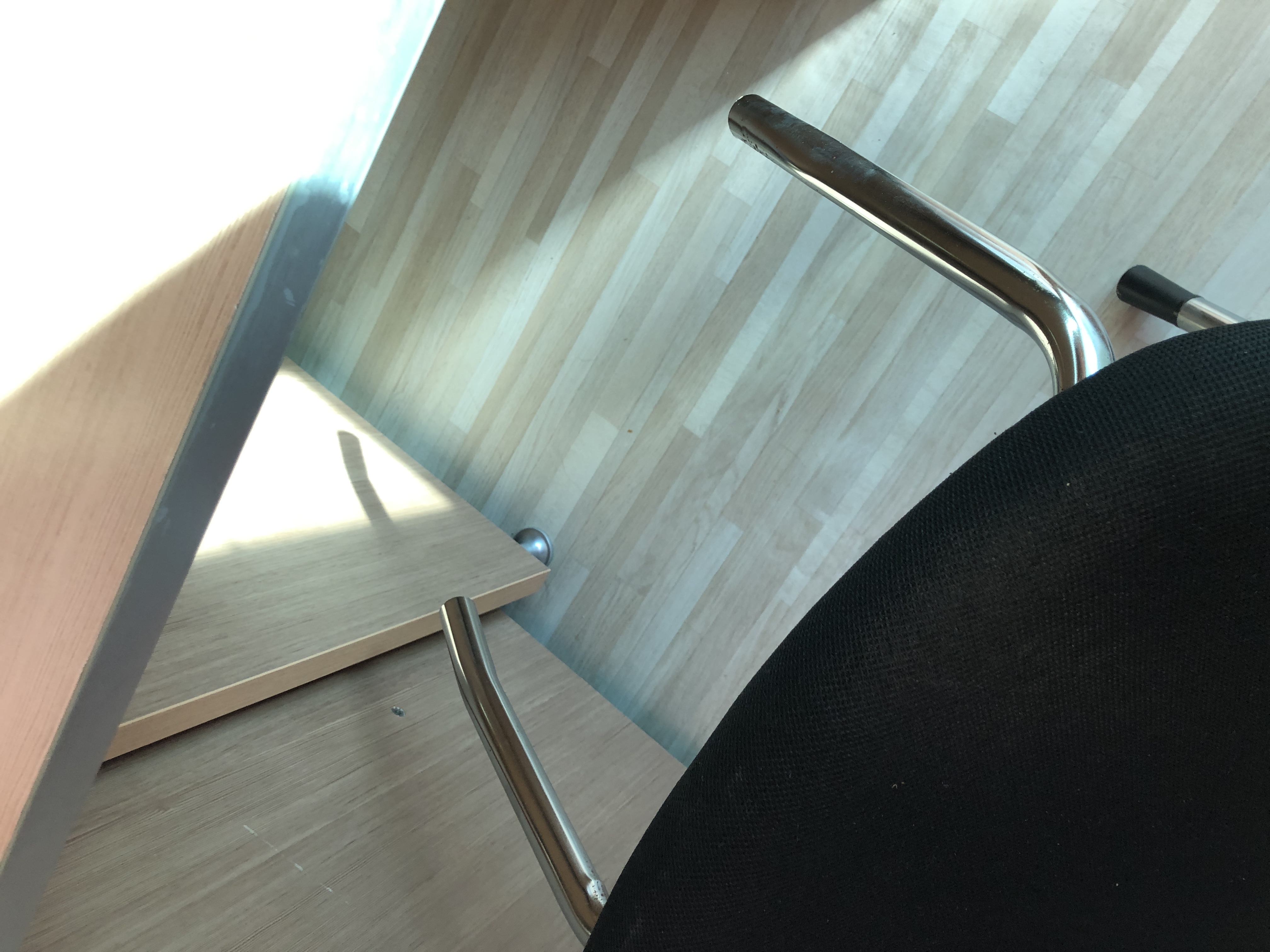 (A436)의자고장, 인터넷 안돼요