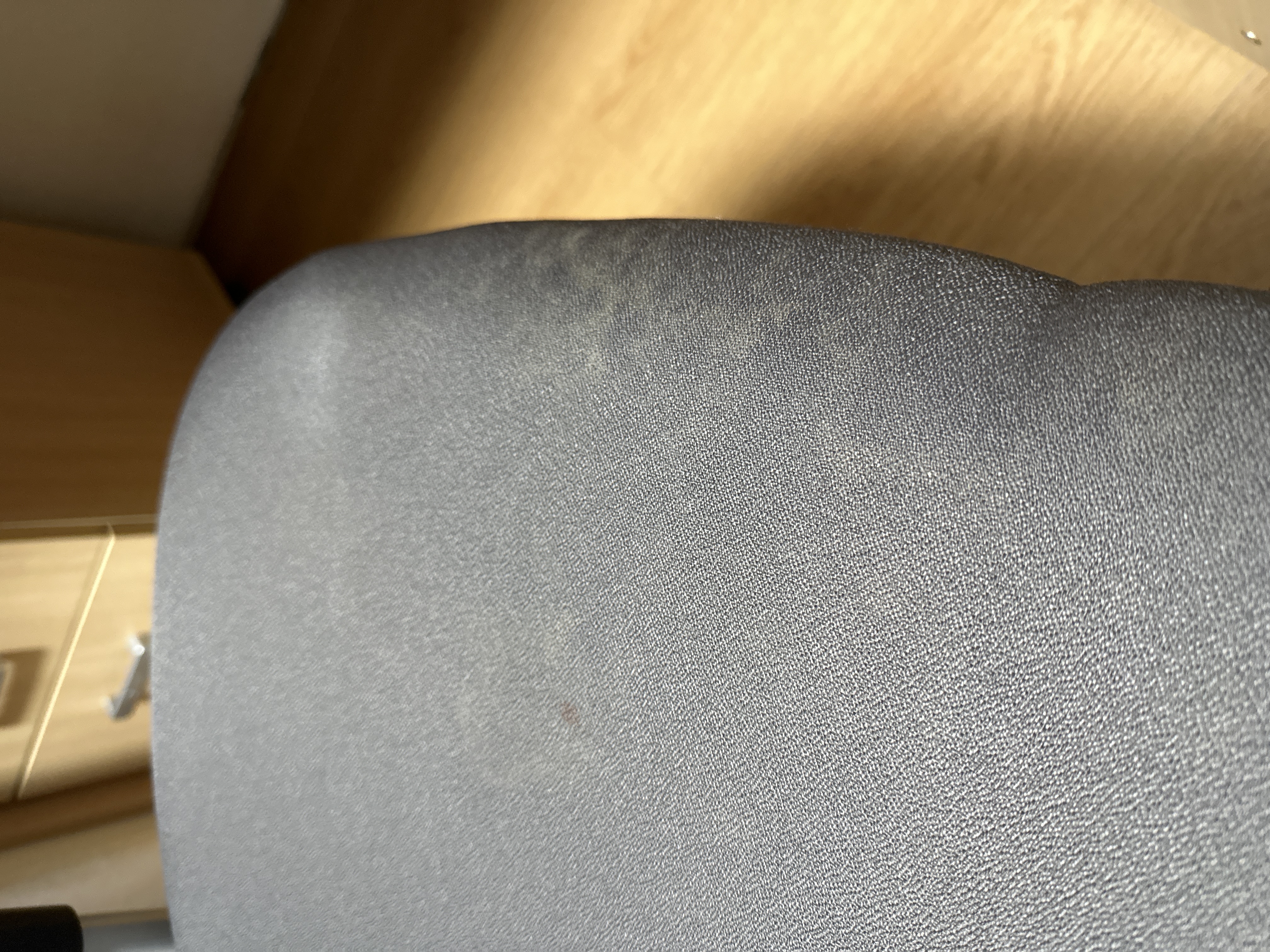 6호관 345호 의자 변경요청