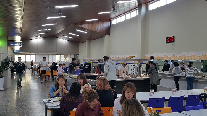 입주학생 생일맞이 및 추석명절 특별급식