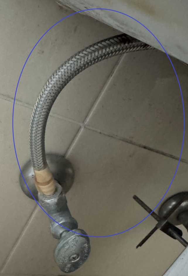 A동 218호 세면대 호수 수리부탁드립니다.