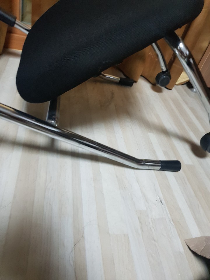 a동 314호 의자바꿔주세요