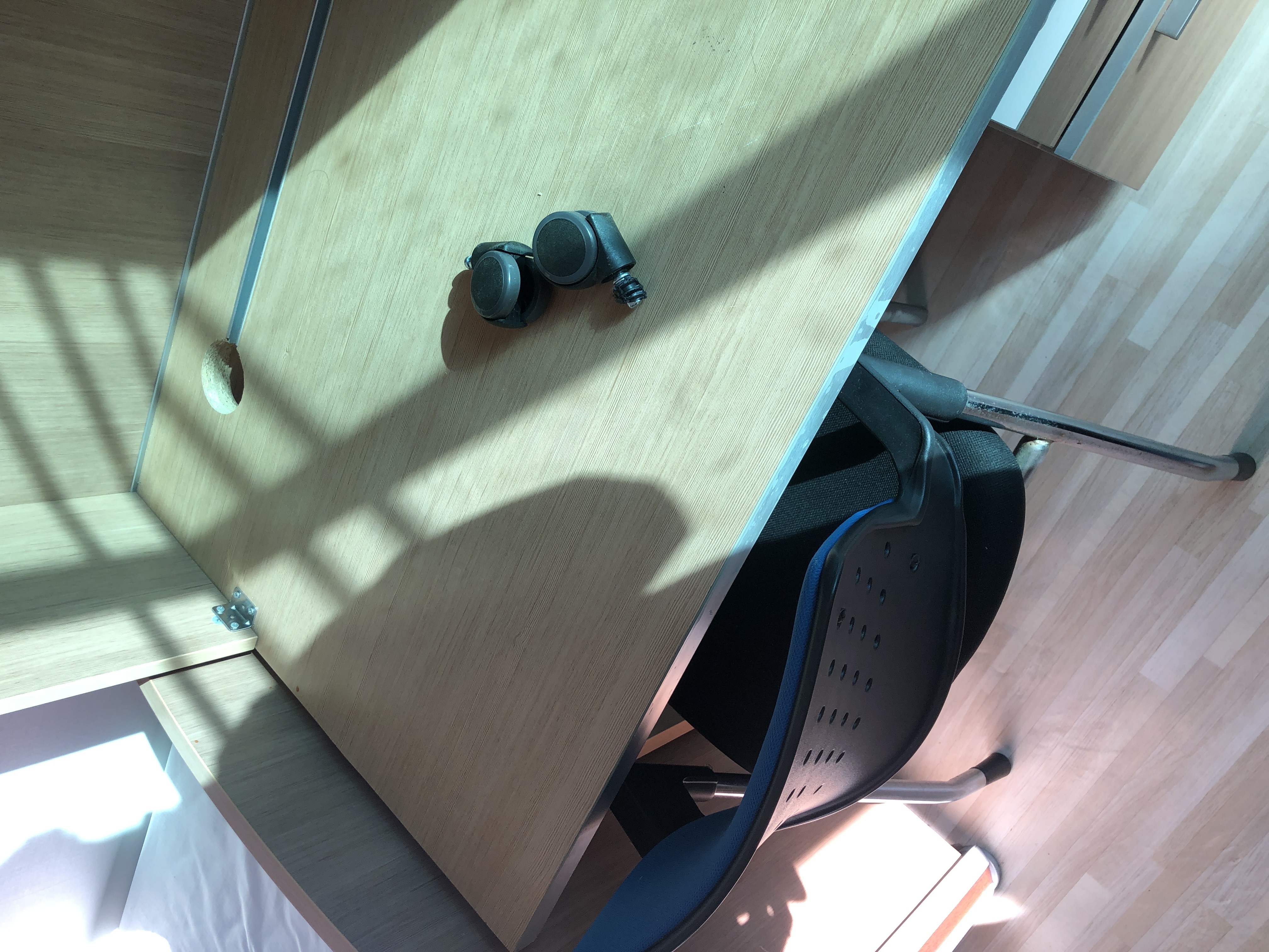 (A436)의자고장, 인터넷 안돼요